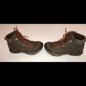 EUC Merrell Form 2 waterproof hiking boots size 7.5